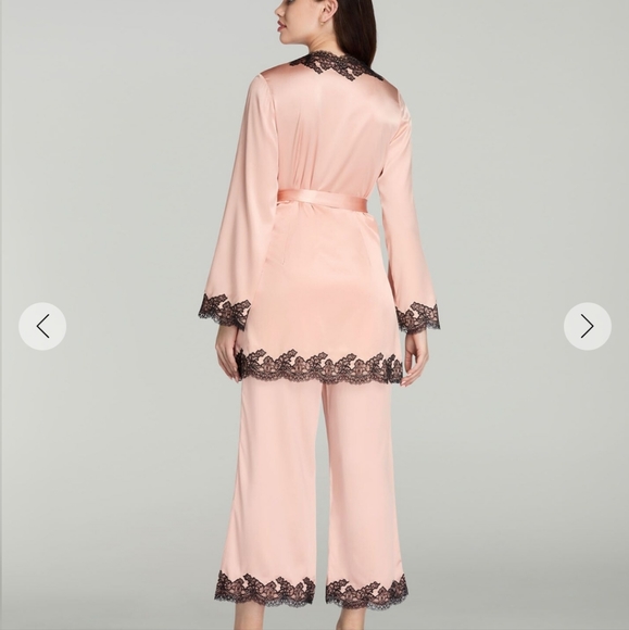 Agent Provocateur’s light pink Amelea pyjama top 2 - Picture 3 of 12